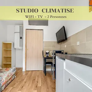 Lumineux Avec Clim Et Tv Ideal Pour Couples , Aix-les-Bains France